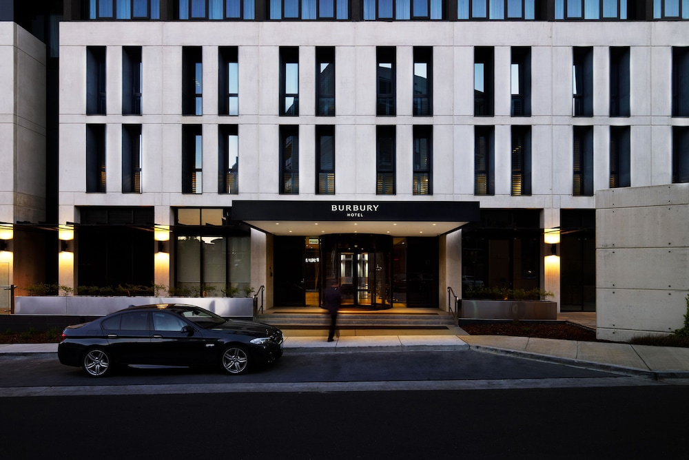 Burbury Hotel Apartments — Barton