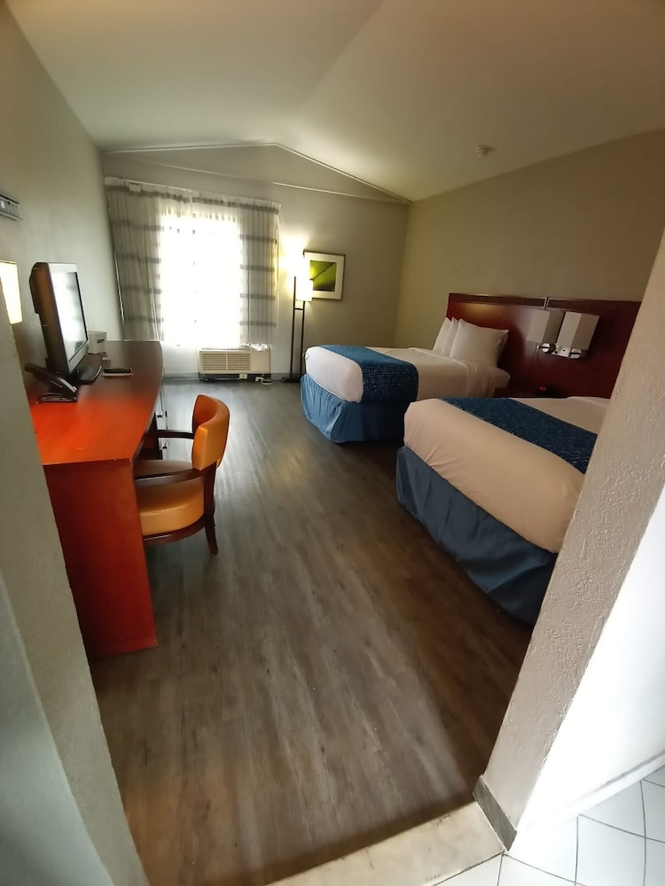 Travelodge by Wyndham Petersburg - photo 9