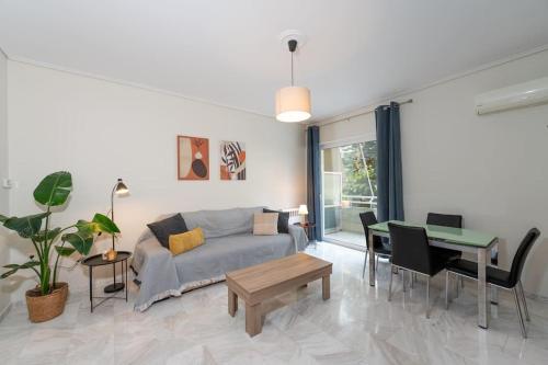Cozy 1Bdrm Apt walk to the beach — 4-Star Luxury Hotel in Athens, Greece