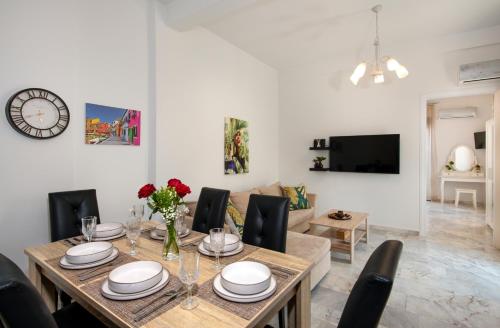 Irina Apartment in Old Town with 3 Bedrooms and 2 Baths — 4-Star Luxury Hotel in Rethymno, Greece