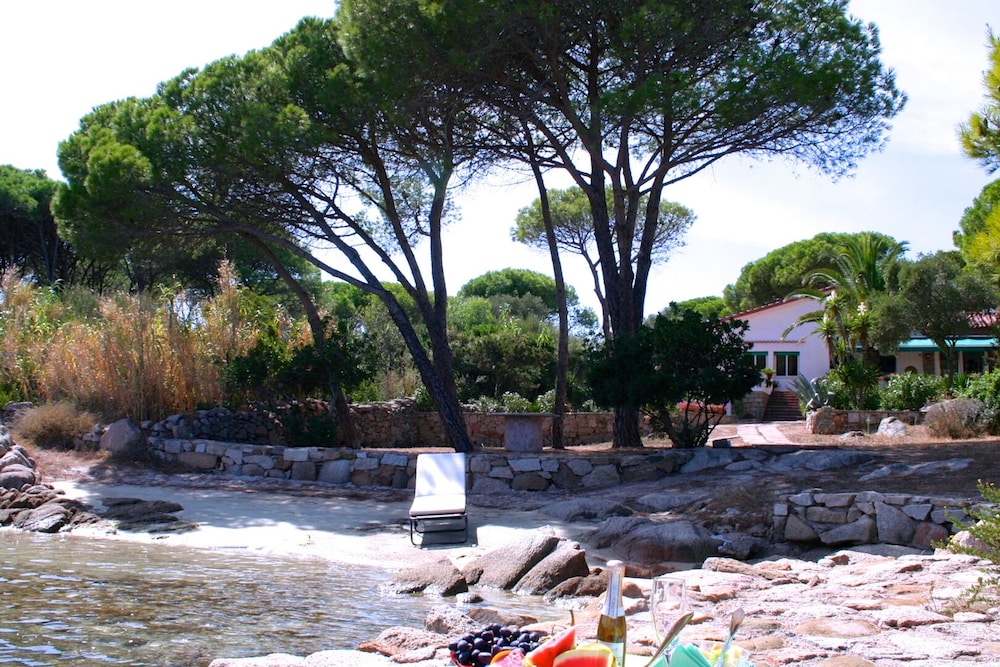 Villa Susy al mare — 4-Star Luxury Hotel in La Maddalena, Italy