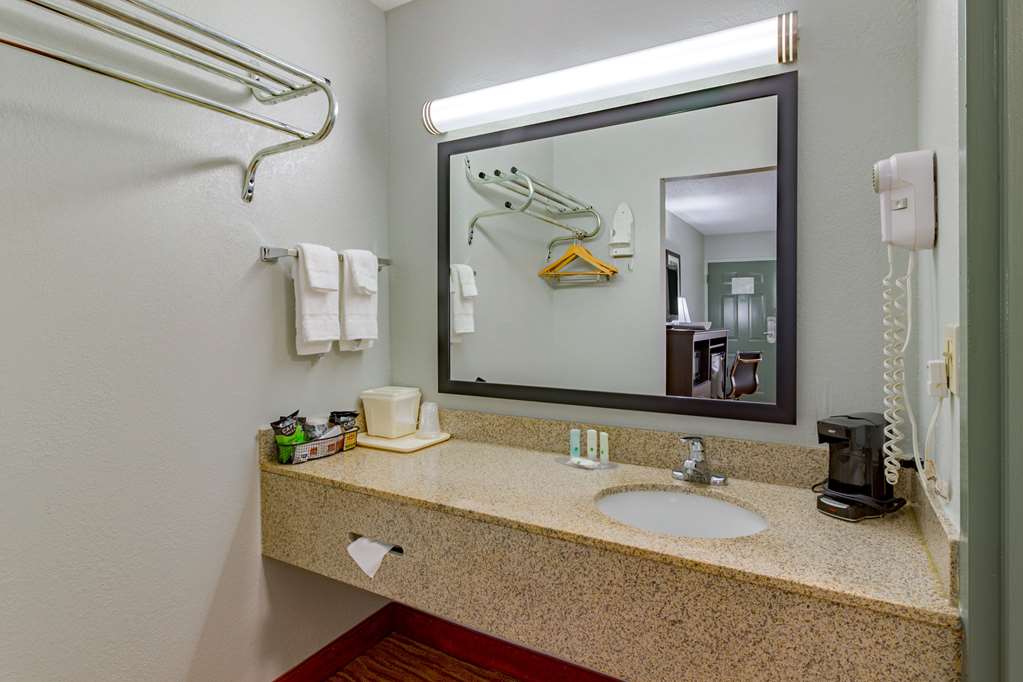 Quality Inn Goodlettsville - photo 19