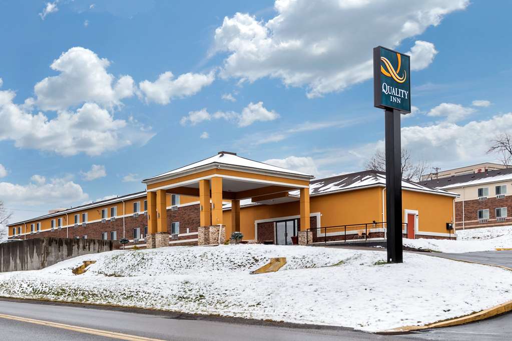 Quality Inn Coraopolis - carbon neutral hotel in Coraopolis