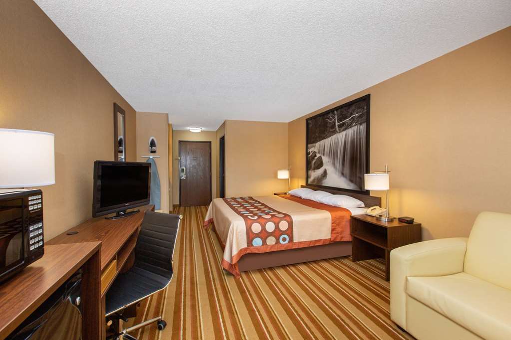 Super 8 by Wyndham Salina I 70 - photo 33