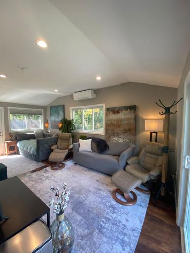 Cozy en suite with high ceilings — 4-Star Luxury Hotel in Framingham, United States