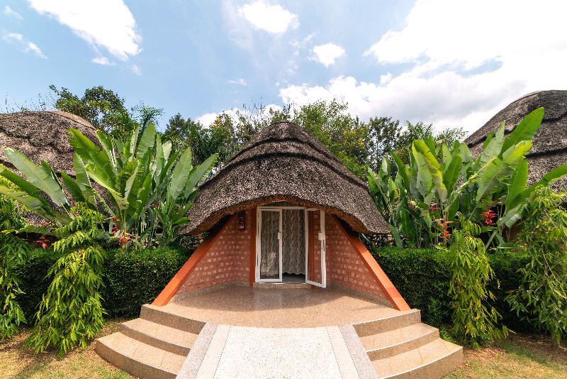 Masheda Palms Resort - carbon neutral hotel in Kampala