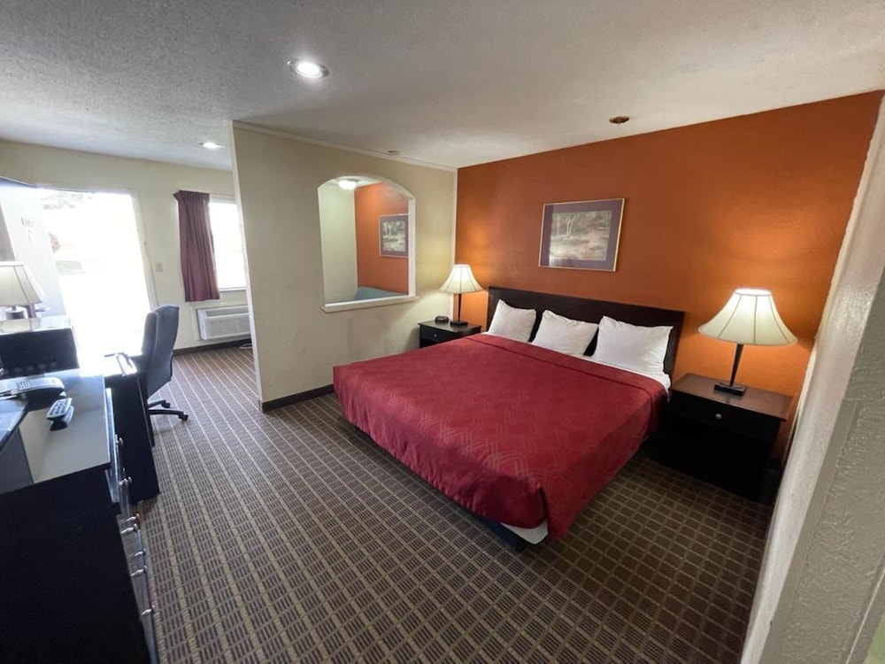 Knights Inn & Suites Emporia - photo 5