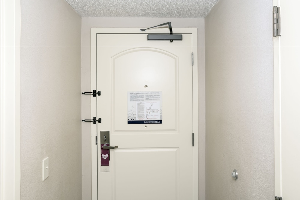 Hampton Inn Winston Salem Hanes Mall - photo 5