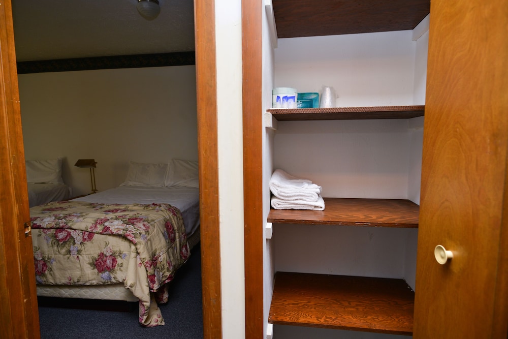 Magnuson Hotel Extended Stay Canton Ohio - photo 20