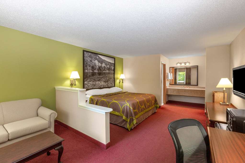 Super 8 by Wyndham Eureka Springs - photo 18