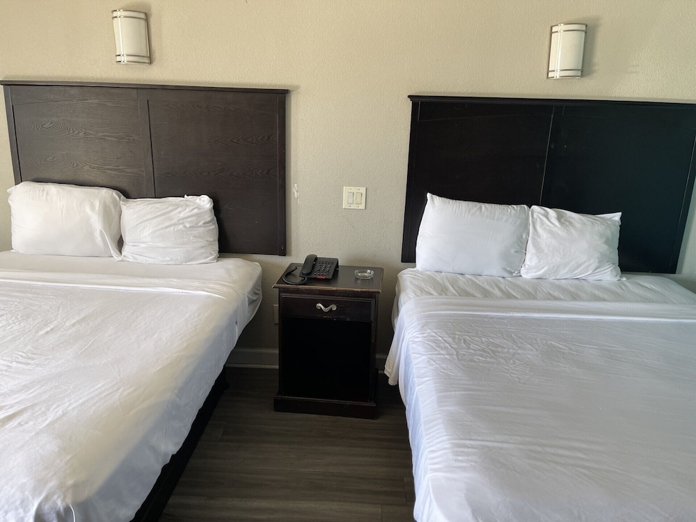 Express Inn West Memphis - photo 6