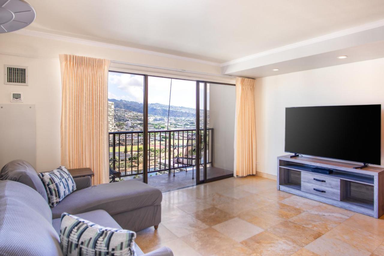 Four Paddle Condominium 2210 Thirty plus night rental — 4-Star Luxury Hotel in Honolulu, United States