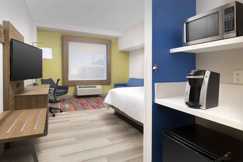 Holiday Inn Express Jacksonville Beach by IHG - photo 8