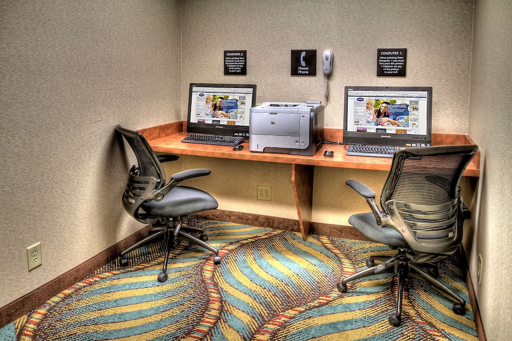 Hampton Inn & Suites Kalamazoo Oshtemo - photo 36
