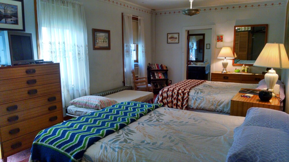 Fish & Loaves B&B - photo 15