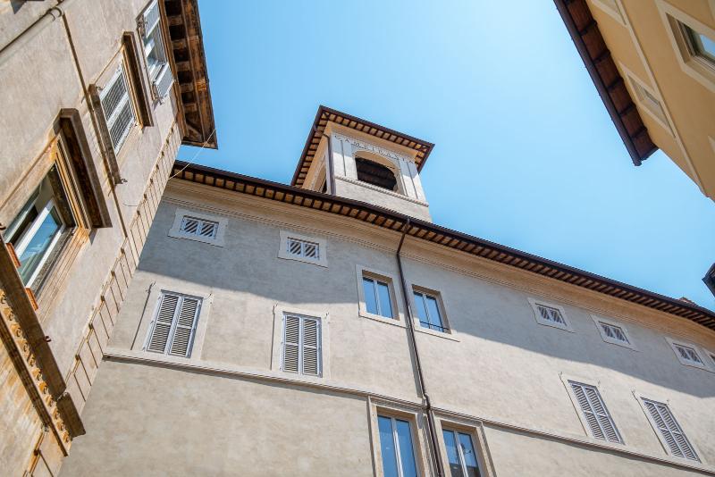 Gambirasi Palace Luxury Suites — 4-Star Luxury Hotel in Rome, Italy