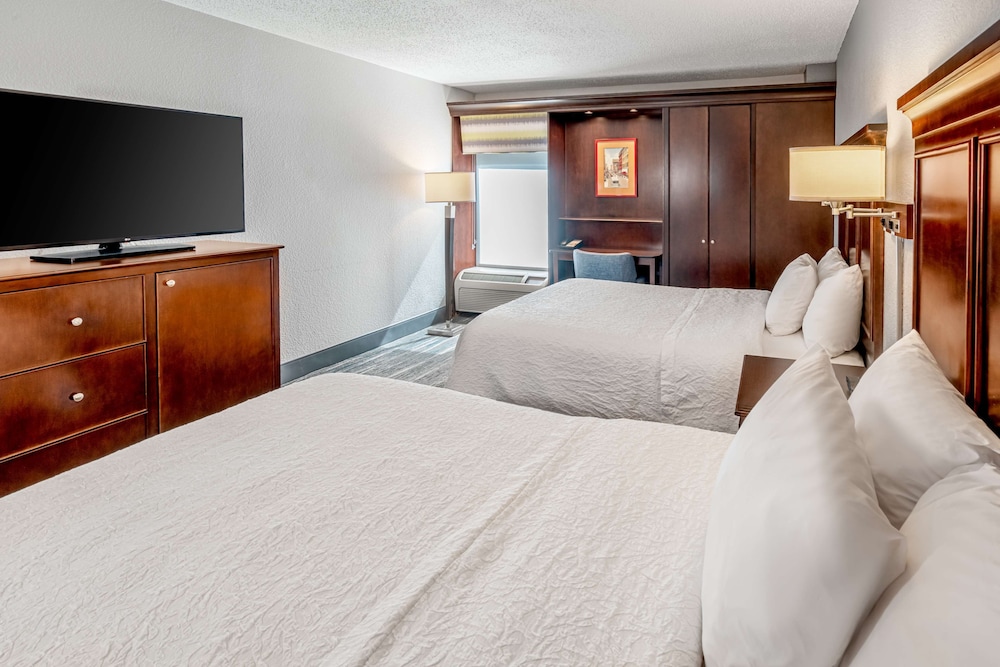 Hampton Inn Nashville Vanderbilt - photo 11