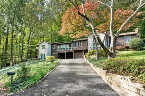 The Tree House in Alexandria VA Washington DC — 4-Star Luxury Hotel in Alexandria, United States