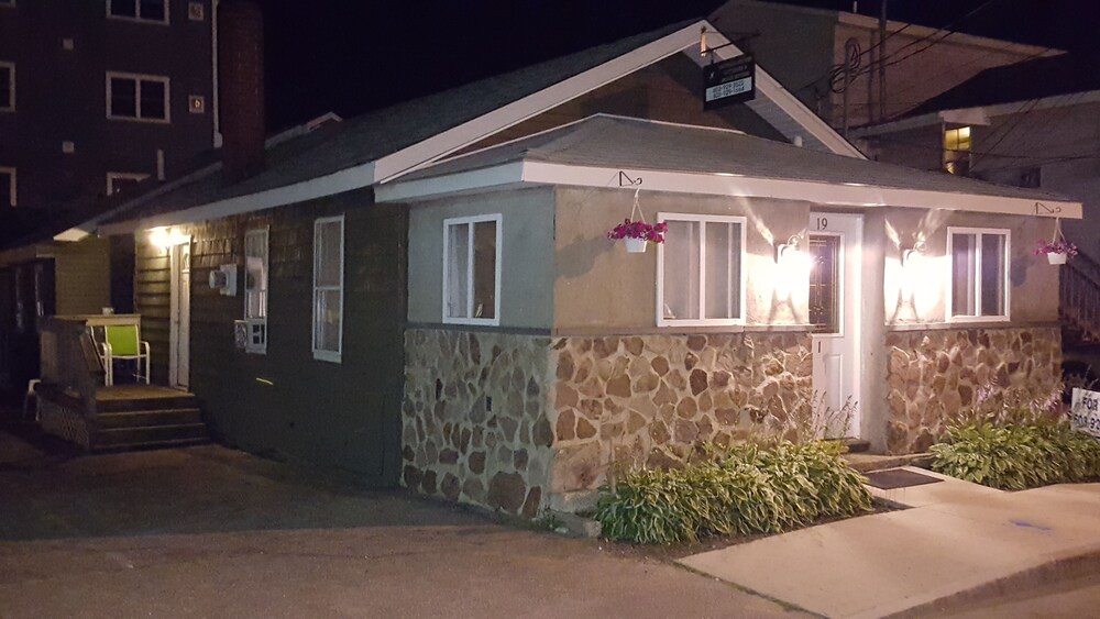 Nautical Motel and Suites - photo 35