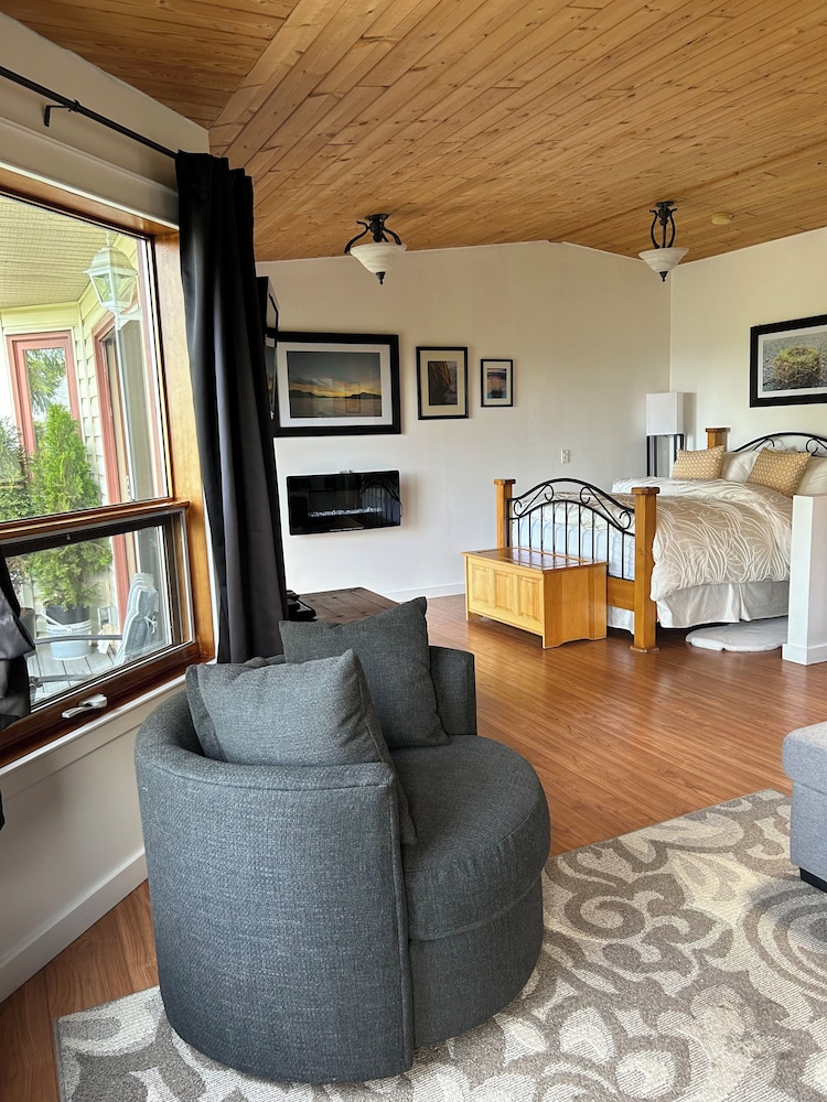 Elevate Rooms Armand Heights — hotel in Salt Spring Island
