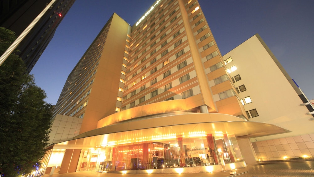Hotel Sunroute Plaza Shinjuku — 4-Star Luxury Hotel in Tokyo, Japan
