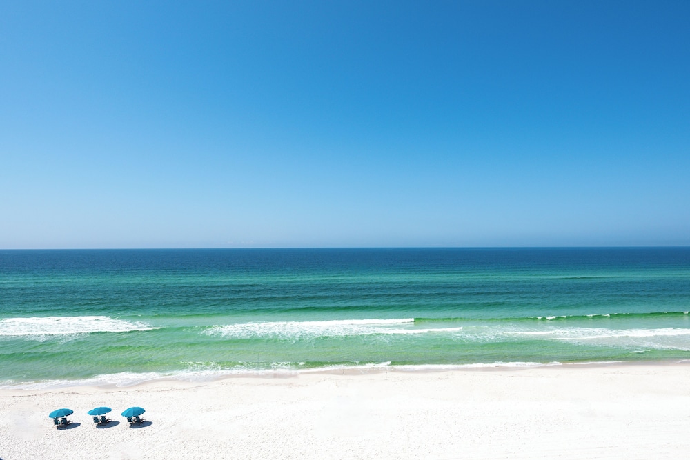 Emerald Dreams Beach & Lakefront West PCB Condo — 4-Star Luxury Hotel in Panama City Beach, United States