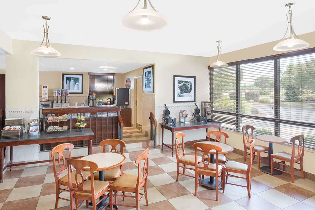 Baymont by Wyndham Greenville - photo 16