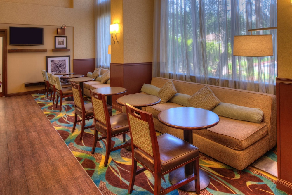 Hampton Inn & Suites Ontario - photo 41