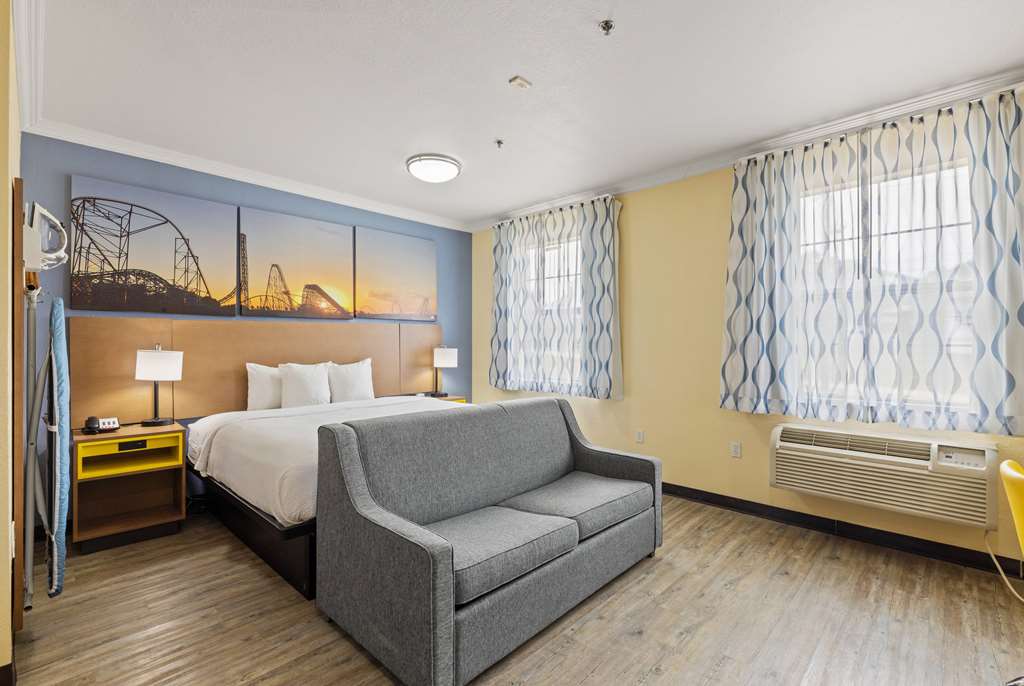 Days Inn & Suites by Wyndham Euless DFW Airport South - photo 35