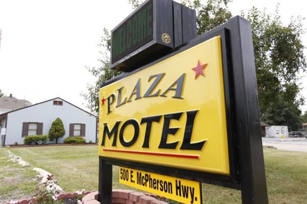 Plaza Motel Clyde - photo 2