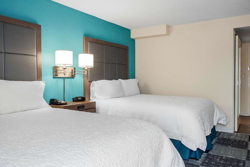 Hampton Inn Douglas - photo 13