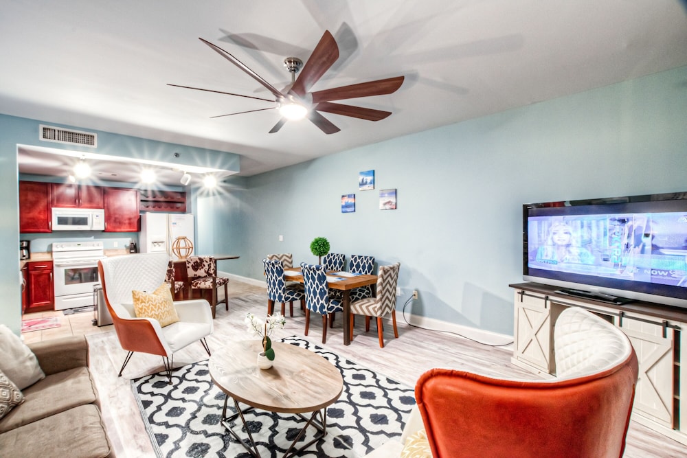 Laketown Wharf Resort by Aneliya's Rentals - photo 480