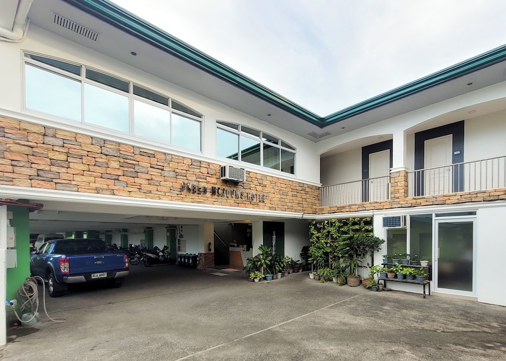 Green Meadows Hotel & Restaurant in San Nicolas, Philippines