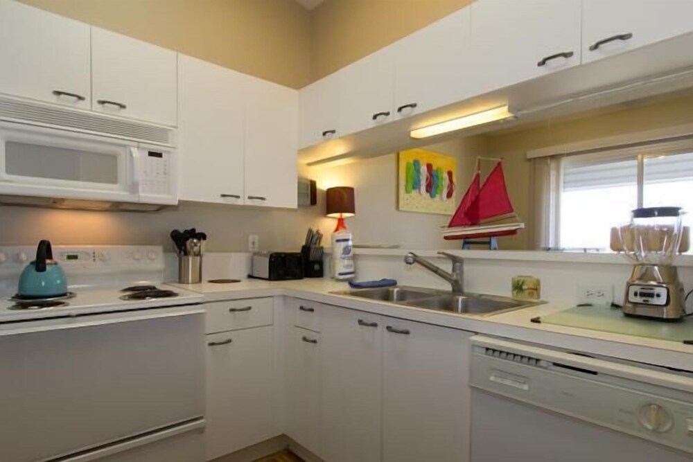 Sandy Pointe 210 - photo 5
