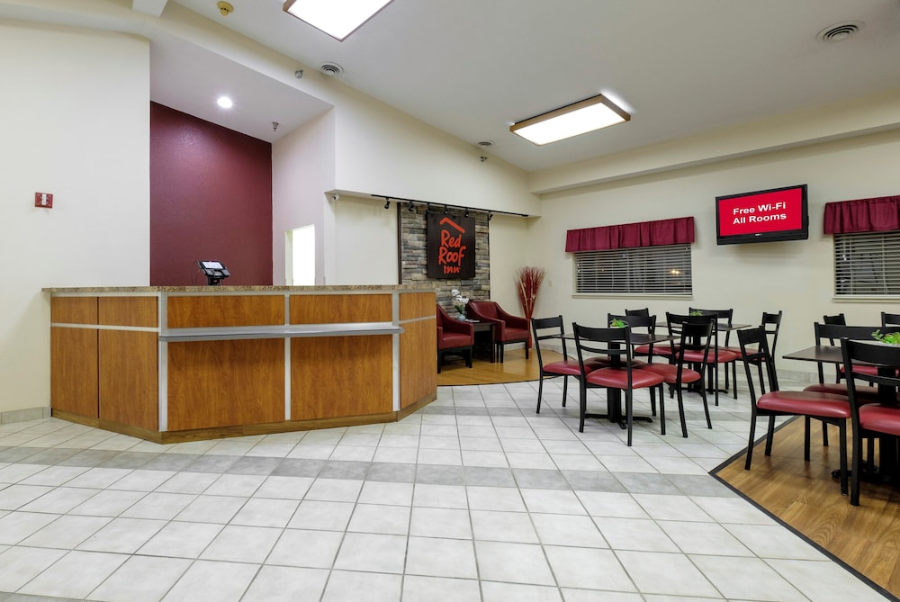 Holton Inn and Suites - photo 11