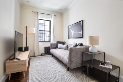 West Village 1br w wd nr bars restaurants NYC 1133 — 4-Star Luxury Hotel in New York City, United States