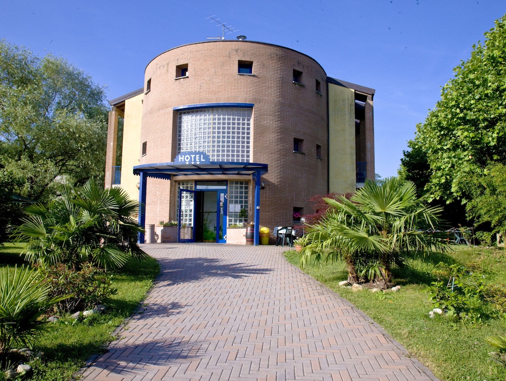 Il Canneto — hotel in Porto Ceresio