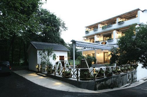 Bird Singing Hotel - last minute hotel in Hangzhou