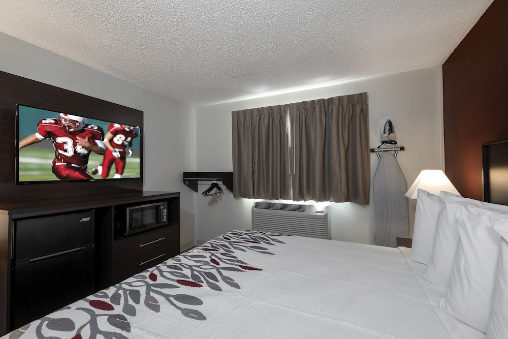 Red Roof Inn Greensburg - photo 10
