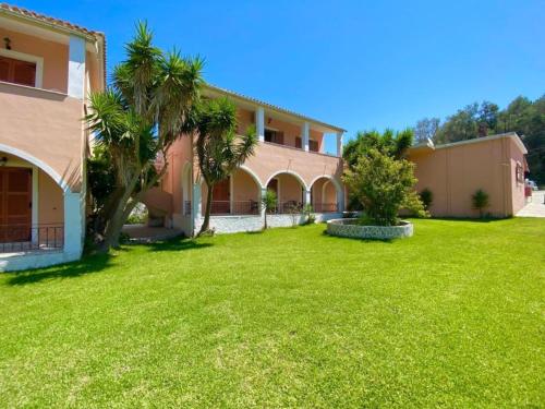 Dora Apartment Pagoi 2 — 4-Star Luxury Hotel in Agios Georgios, Greece