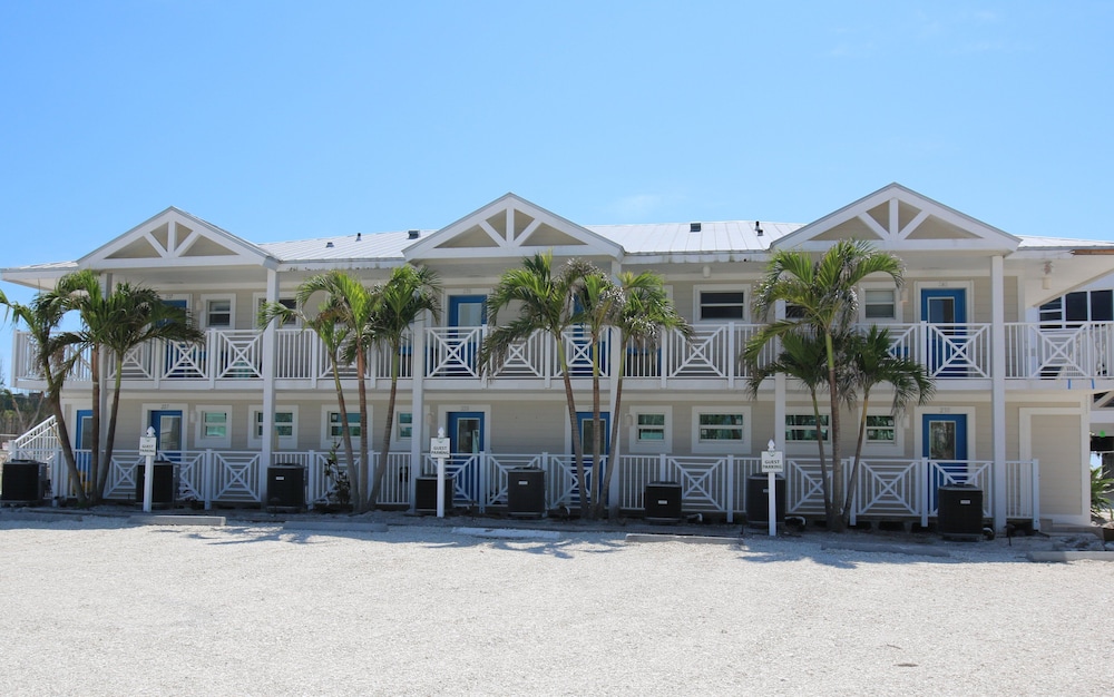 Island Inn - photo 27