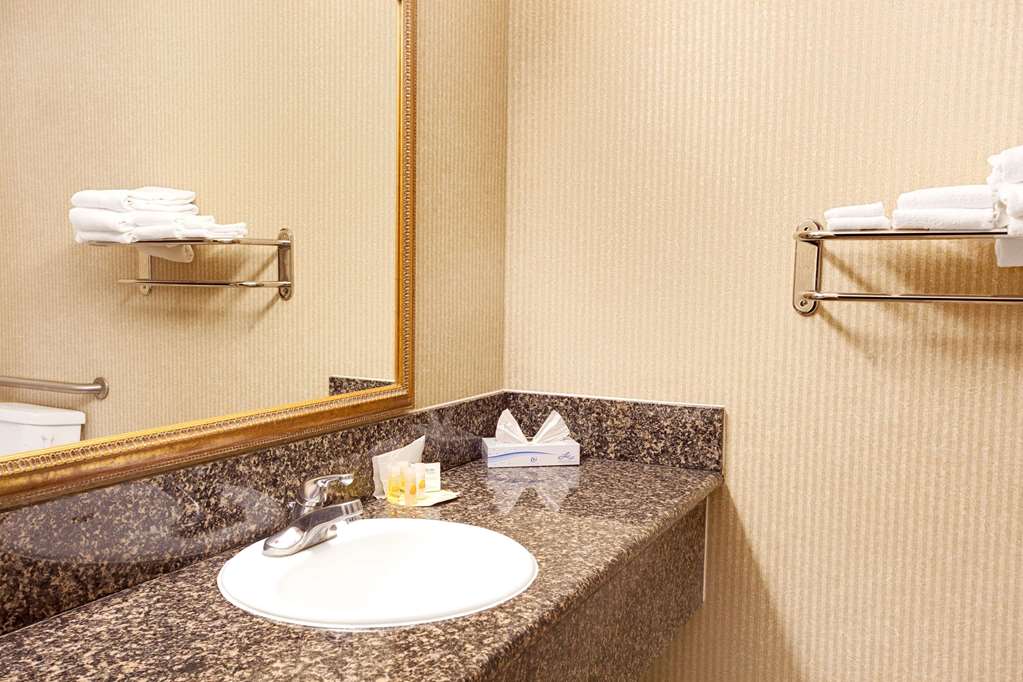 Days Inn & Suites by Wyndham Artesia - photo 14