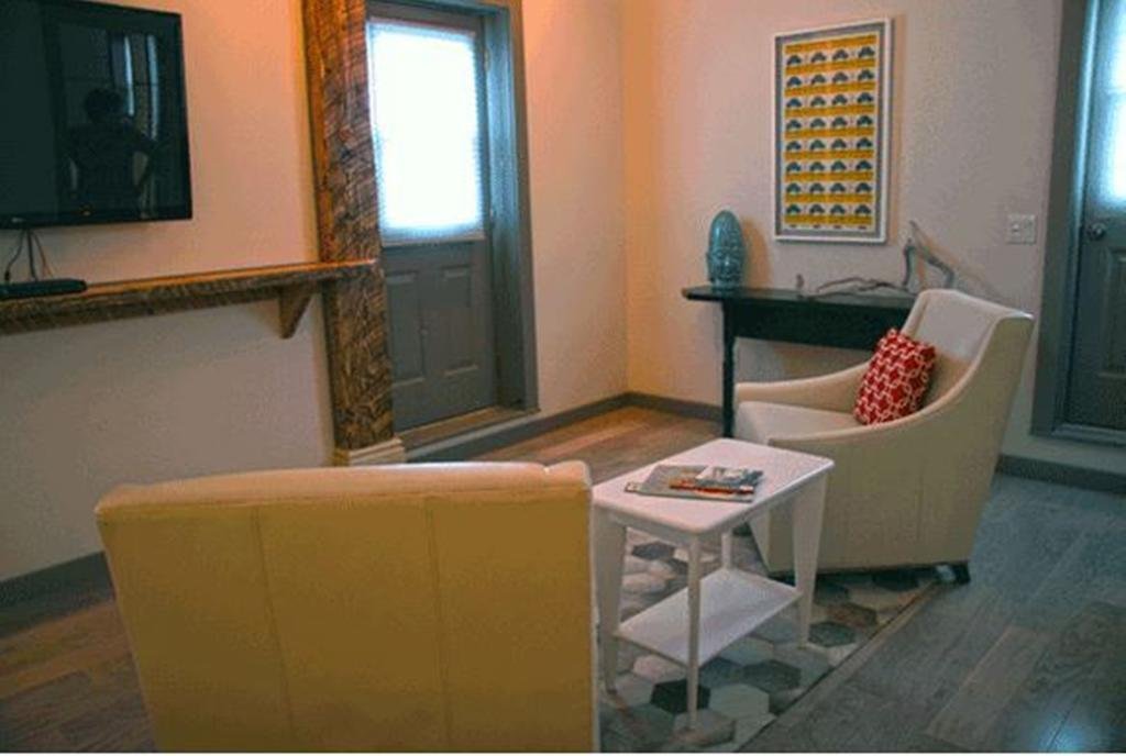 Pomodoro Suites in Prince Edward, Canada