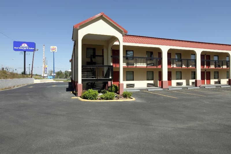 Americas Best Value Inn & Suites Macon at Eisenhower Pkwy in Macon, United States