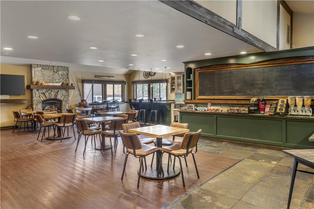 Best Western Plus Truckee Tahoe Hotel - photo 4