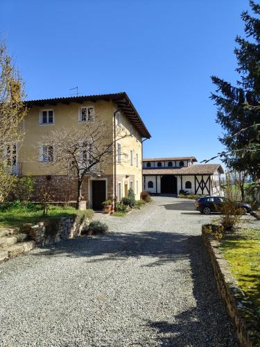 Villa Luisa — 4-Star Luxury Hotel in Ziano Piacentino, Italy