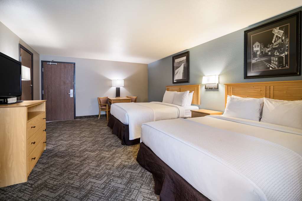 Best Western Golden Spike Inn & Suites - photo 3