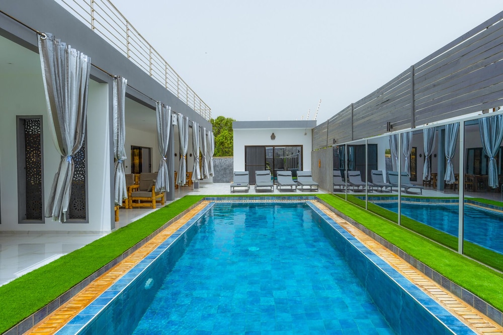 ChezBabo - carbon neutral hotel in Unknown City