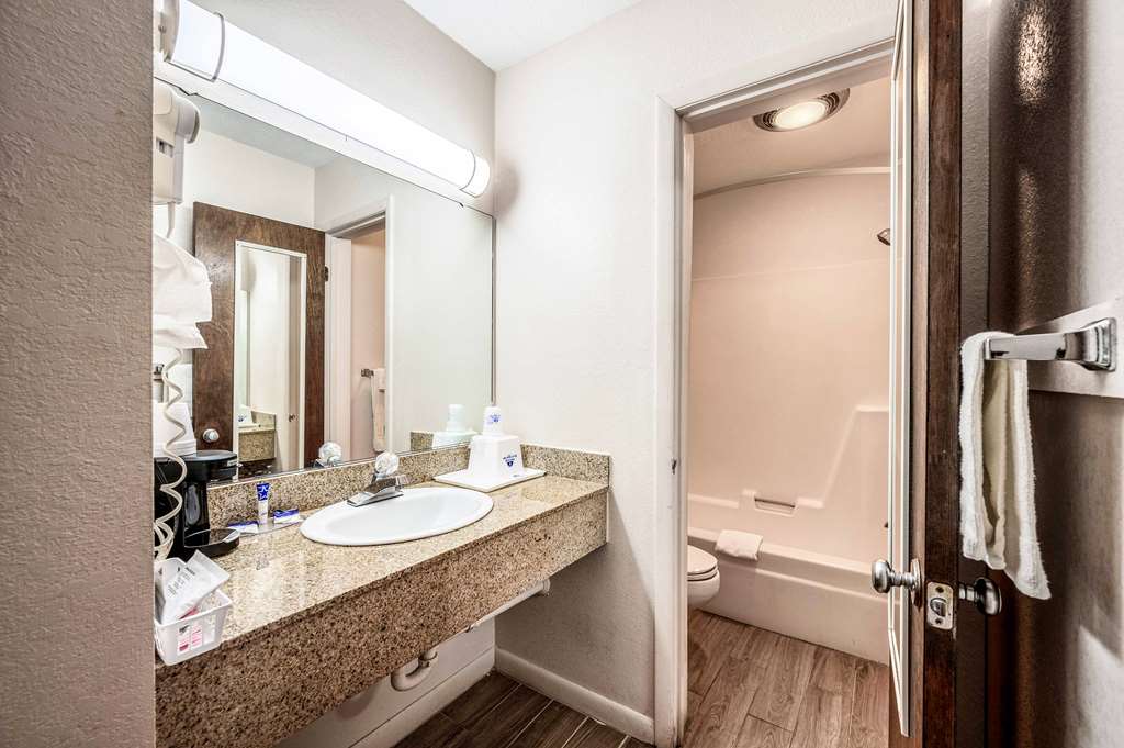Americas Best Value Inn Heflin - photo 12