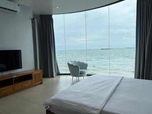 Nancy thuy tien seaview condotel 1 — 4-Star Luxury Hotel in Vung Tau, Vietnam